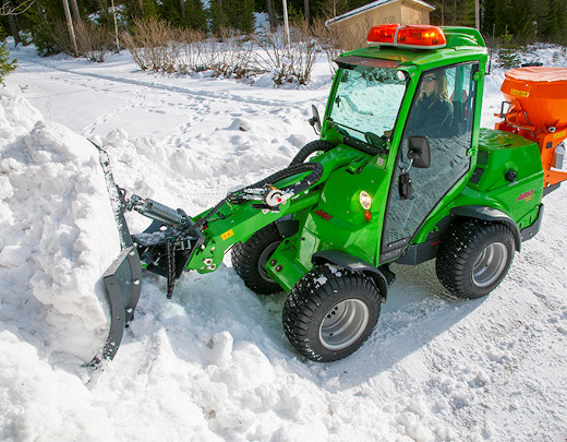 Avant® front loaders - 2000mm dozer blade UK Avant sales