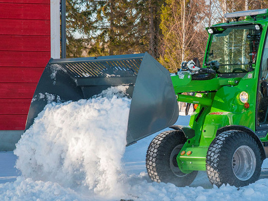 Avant® front loaders - light material bucket UK Avant sales