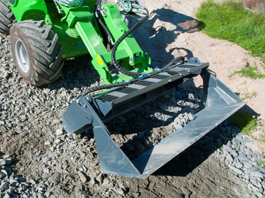 Avant® front loaders - 4 in 1 multi purpose bucket UK Avant sales