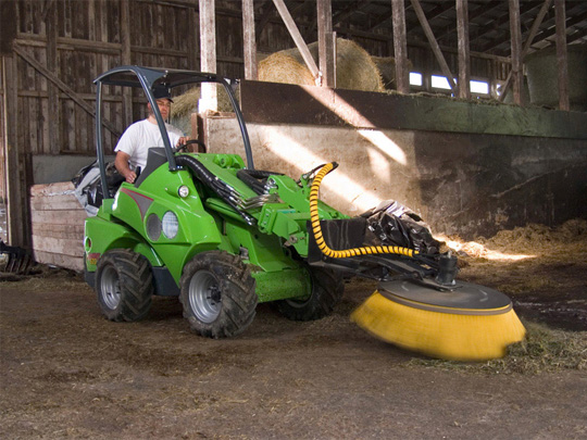 Avant® front loaders - carousel broom UK Avant sales