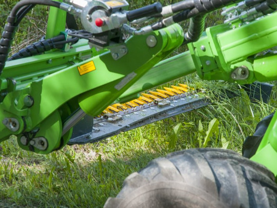 Avant® front loaders - fingerbar mowers UK Avant sales