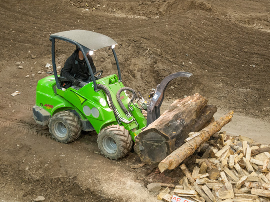 Avant® front loaders - heavy duty log grab UK Avant sales