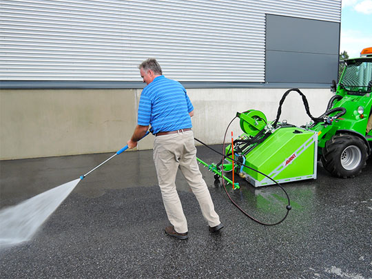 Avant® front loaders - high pressure washer UK Avant sales