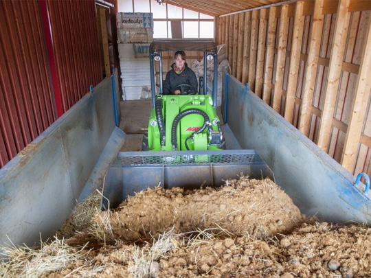 Avant® front loaders - light material bucket UK Avant sales