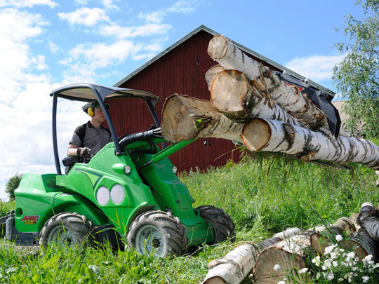 Avant® front loaders - log grab UK Avant sales