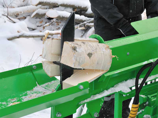 Avant® front loaders - log splitter UK Avant sales