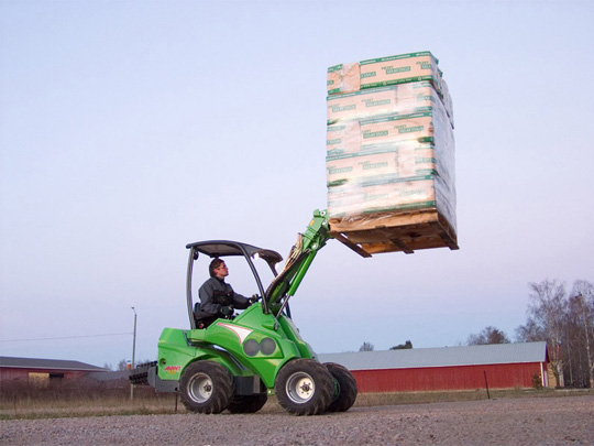 Avant® front loaders - pallet fork UK Avant sales