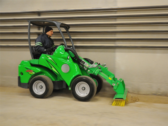 Avant® front loaders - push broom UK Avant sales