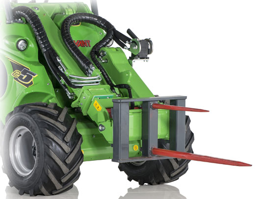 Avant® front loaders - round bale fork UK Avant sales