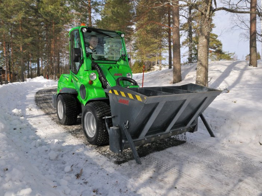 Avant® front loaders - sand / salt spreader UK Avant sales