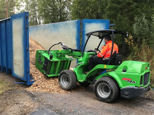 Avant® front loaders - silage dispenser UK Avant sales