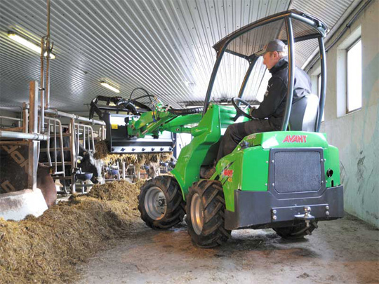 Avant® front loaders - silage fork UK Avant sales