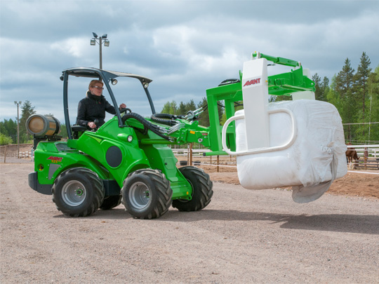 Avant® front loaders - square bale grab UK Avant sales