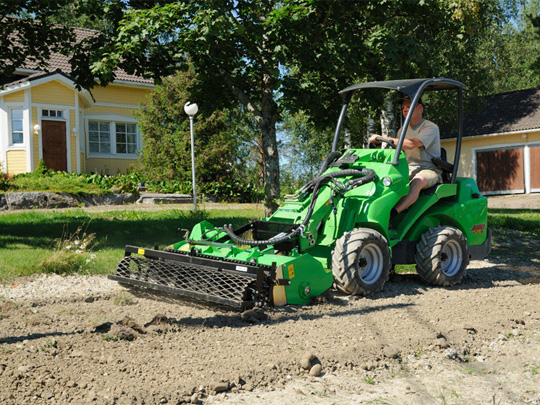 Avant® front loaders - stone burier UK Avant sales