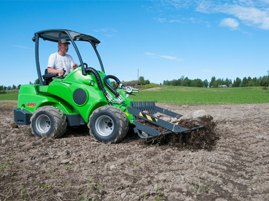 Avant® front loaders - stone collecting riddle bucket UK Avant sales