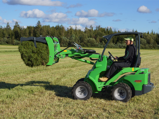 Avant® front loaders - XL silage grab UK Avant sales