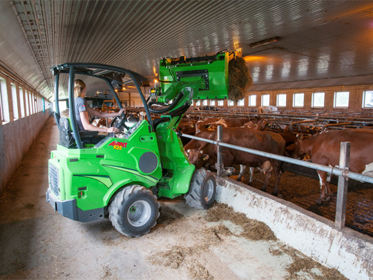 Avant® front loaders - XL silage grab UK Avant sales