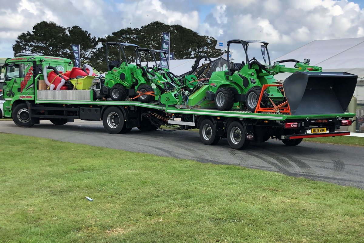 Avant Tecno loaders UK delivery